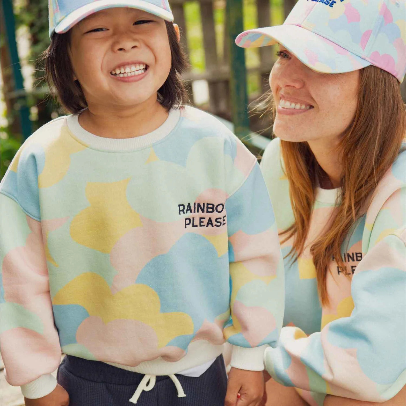Chamaye Pullover Rainbow Please